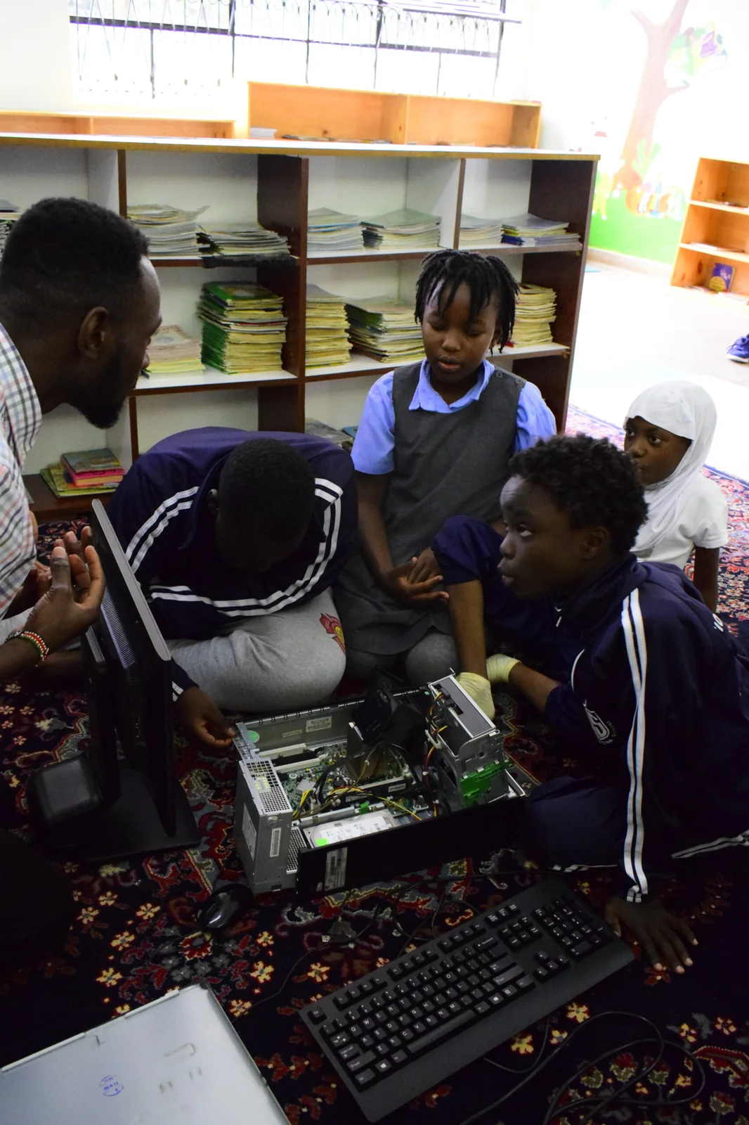 Computer Hardware and Circuitry Instruction in ICT Suite